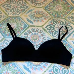 SOMA Black Enbliss Wireless Bra size 36C. In excellent condition.
